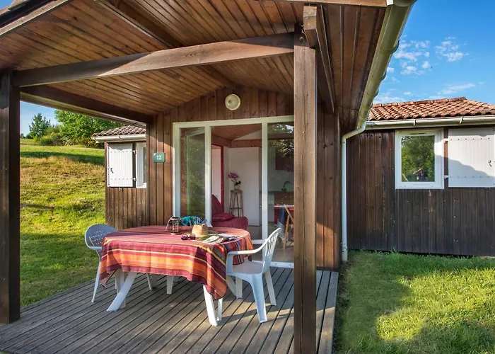 Le Hameau Des Etoiles シャレー Fleurance